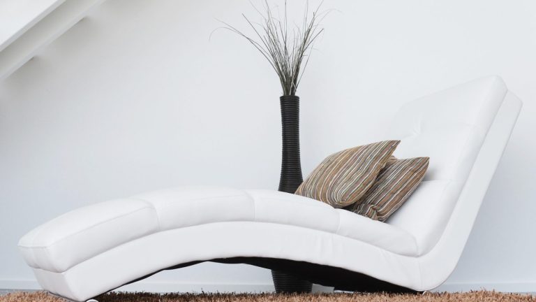 Best Silk Pillowcases (2026): Silk, Satin, and Mulberry, Decoded