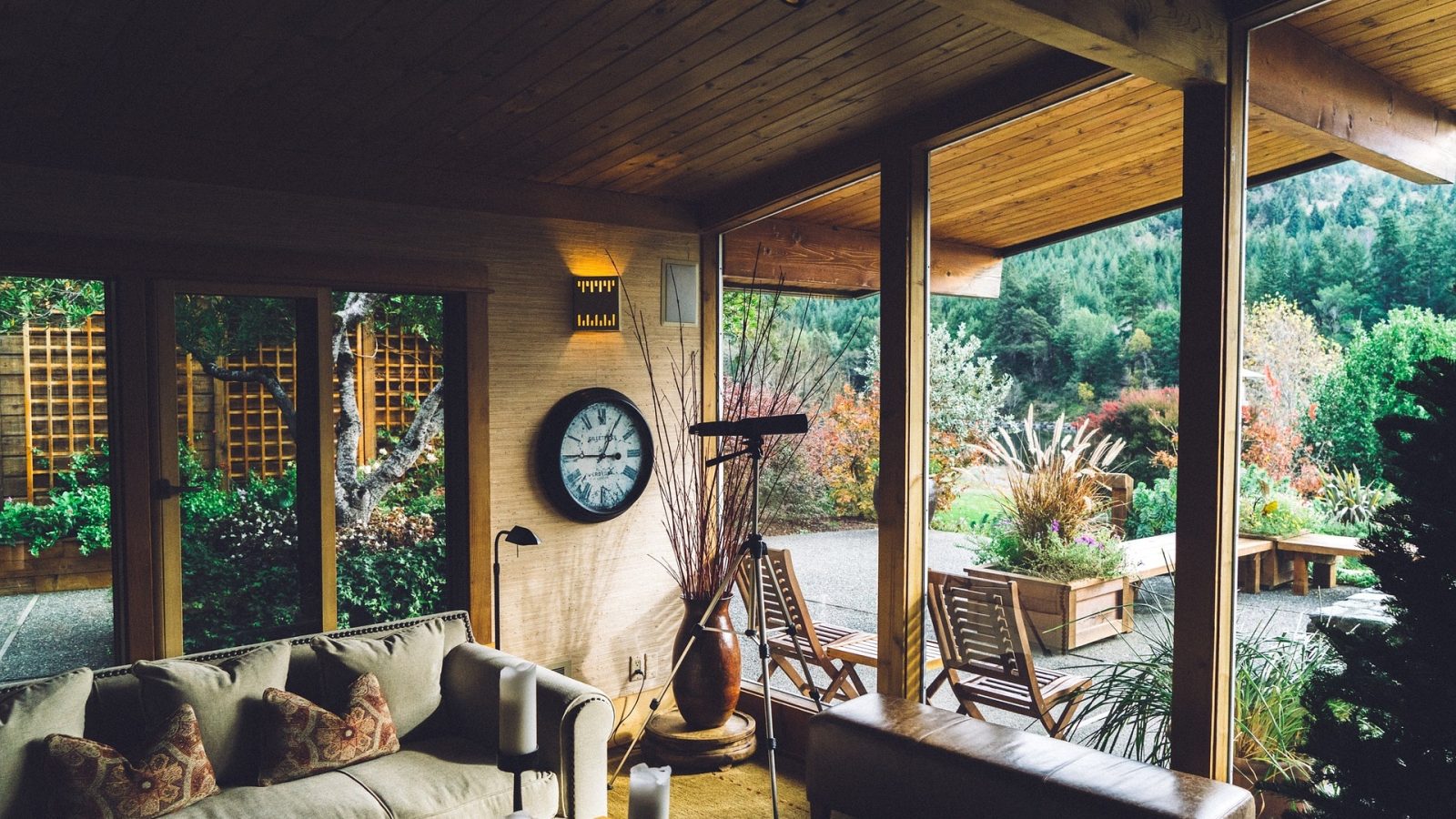 Best Humidifiers for Bedrooms (2026): Humidity, Not Steam, Is the Point