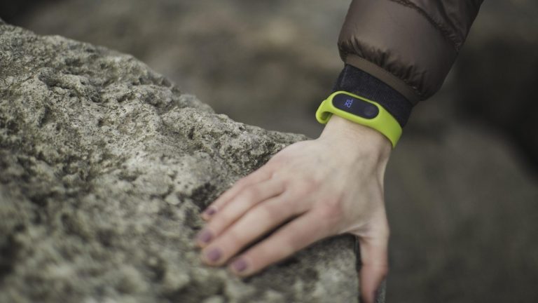 Fitness Trackers vs Sleep Trackers (2026): What the Sensors Can and Cannot See